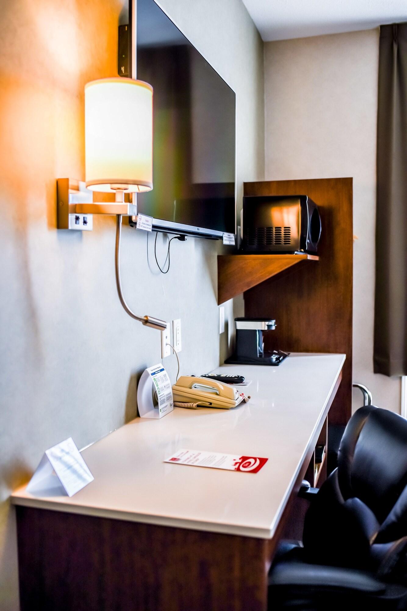 Fox Creek Econo Lodge מראה חיצוני תמונה
